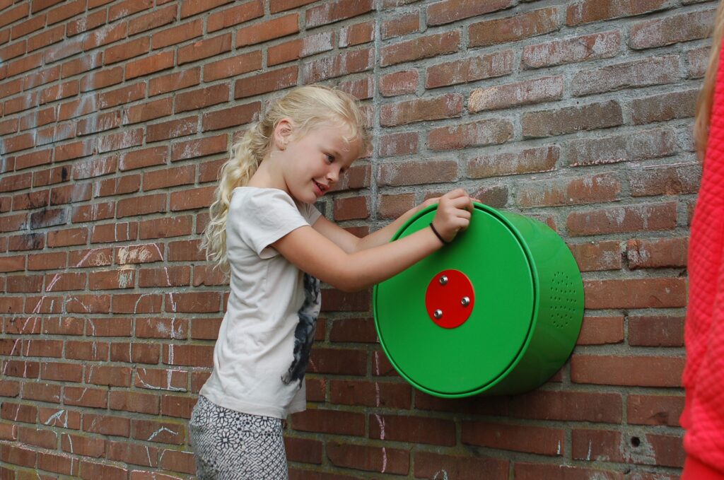 AudioSense girl spins the crank