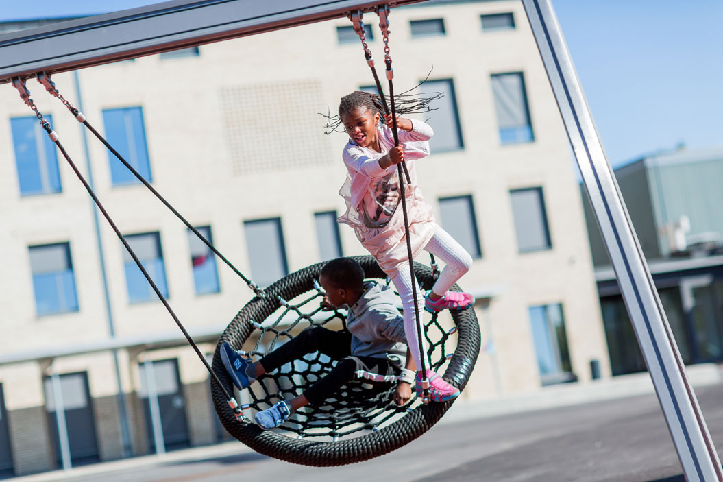 Grått huskestativ skole oslo