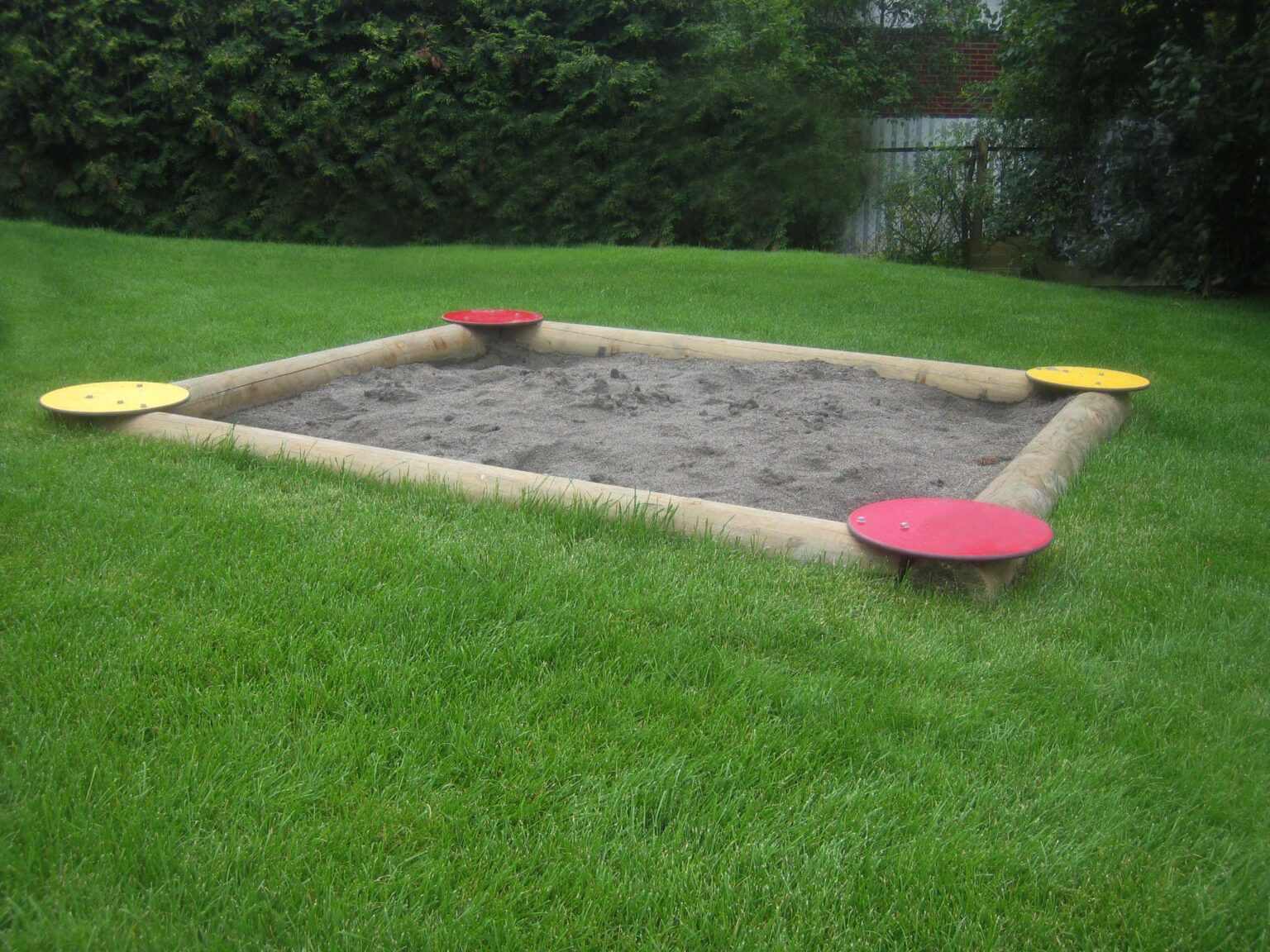 60-163-300_20 Sandkasse rundstokk 16 cm 3 x 3 m