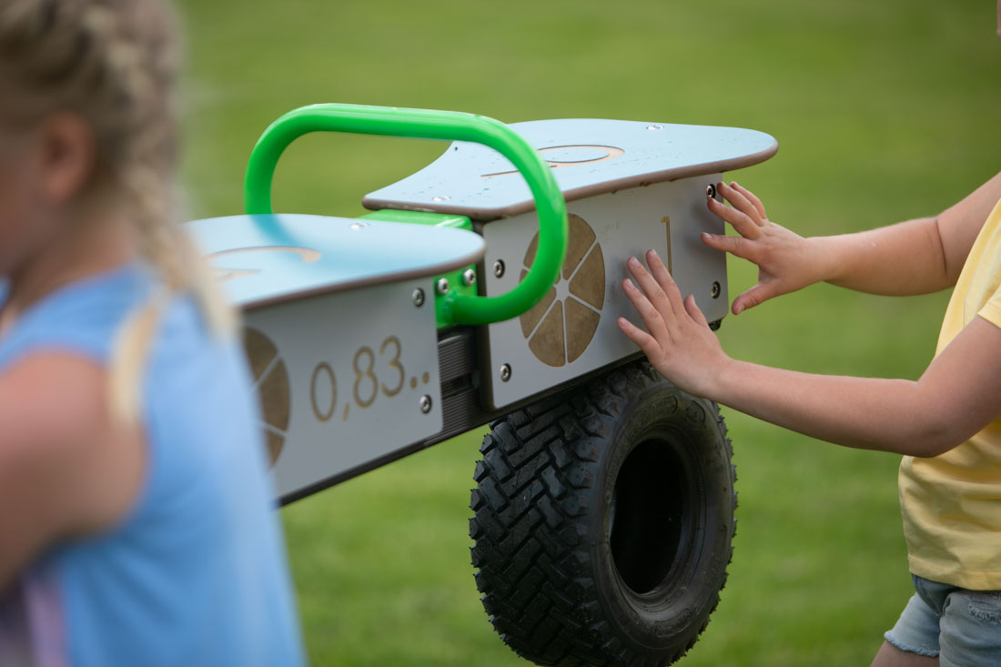 Vippe til lekeplass og skole