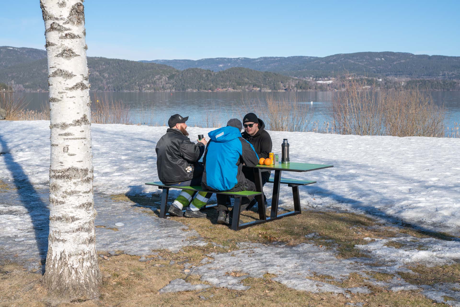 Benkebord på rasteplass