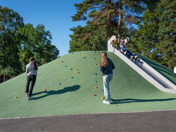 Lekeapparater til skolegård