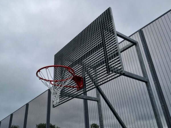 Basketkurv i stål